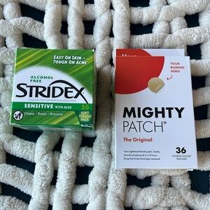 skincare bundle / salicylic acid wipes and pimple patches